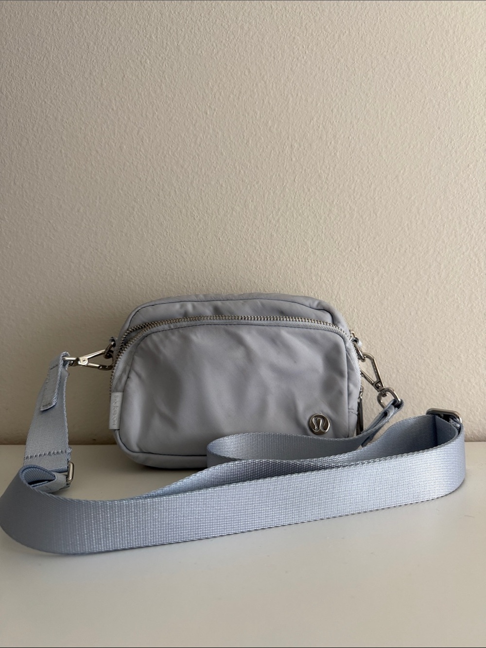 Lululemon Everywhere Crossbody Bag 2L Pastel Blue